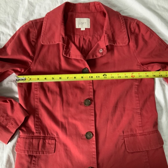 Trench Style Coat in Brick size 6 by Ann Taylor Loft - Picture 4 of 9